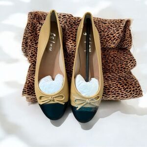 New in Box French Sole fs/ny Camille Flats Beige with Black Toe